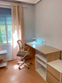 Quarto privado em Av. Economista Germán Bernácer, 9, 03011 Alicante, Испания, imagem 4 de 15