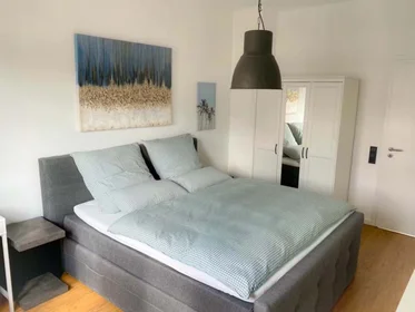 Privatzimmer in der Eschersheimer Landstraße, 60322 Frankfurt am Main, Germany, bild 1 von 12