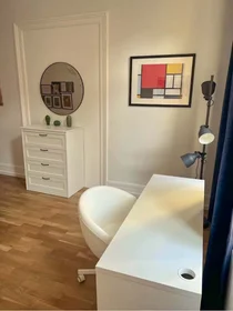 Private room at Münchener Str., 60329 Frankfurt am Main, Germany, image 3 of 10