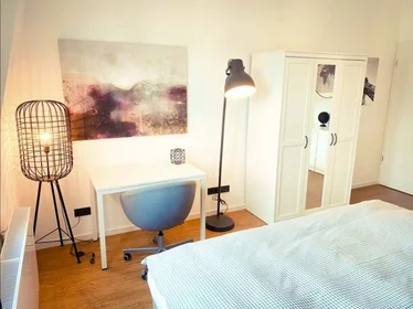 Privatzimmer in der Eschersheimer Landstraße, 60322 Frankfurt am Main, Germany, bild 3 von 11