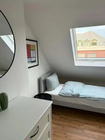 Chambre privée à Rather Str., 40476 Düsseldorf-Stadtbezirk 1, Germany, image 2 de 7