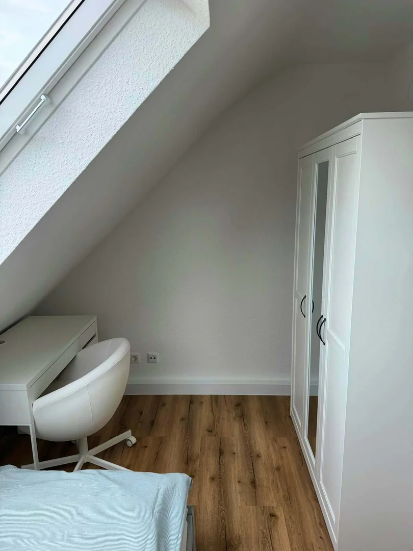 Chambre d'étudiant confortable et spacieuse dans 