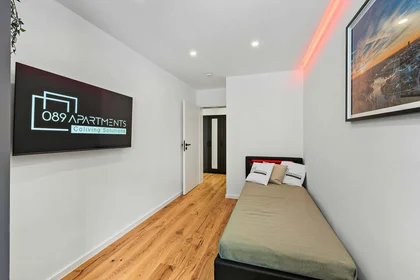 Private room at Mainaustraße, 81243 München, Germany, image 3 of 11