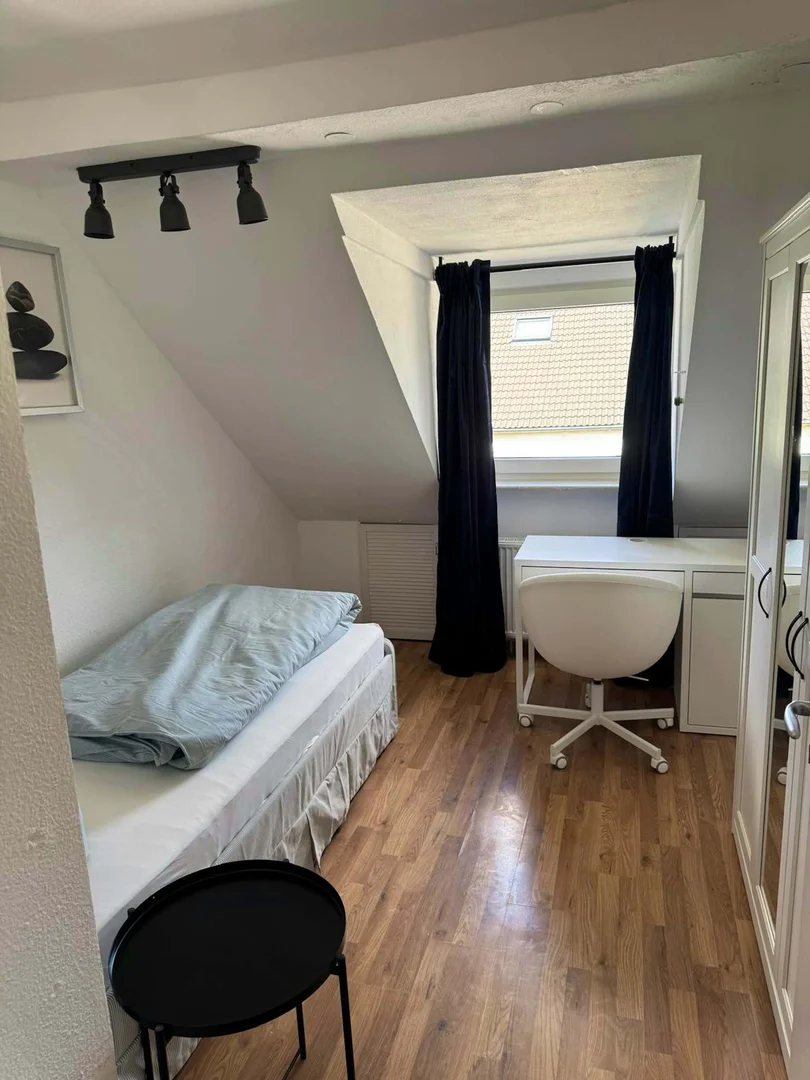 Chambre d'étudiant économique avec emplacement pratique dans 