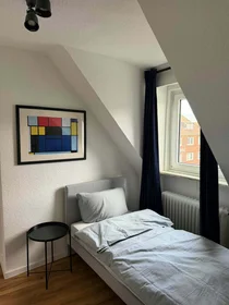 Chambre privée à Rather Str., 40476 Düsseldorf-Stadtbezirk 1, Germany, image 1 de 7