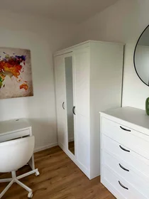Chambre privée à Rather Str., 40476 Düsseldorf-Stadtbezirk 1, Germany, image 3 de 7
