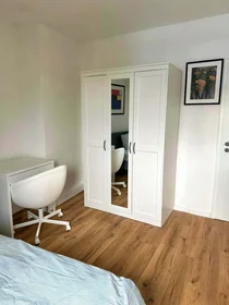 Chambre privée à Rather Str., 40476 Düsseldorf-Stadtbezirk 1, Germany, image 2 de 8