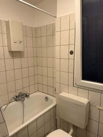 Stanza privata in Hüttenstraße, 40227 Düsseldorf-Stadtbezirk 3, Germany, immagine 5 di 5