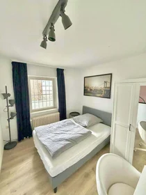 Chambre privée à Rather Str., 40476 Düsseldorf-Stadtbezirk 1, Germany, image 1 de 6