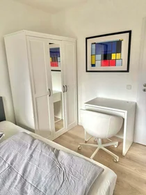 Chambre privée à Rather Str., 40476 Düsseldorf-Stadtbezirk 1, Germany, image 2 de 6