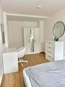 Chambre privée à Kurze Str., 40213 Düsseldorf-Stadtbezirk 1, Germany, image 4 de 6