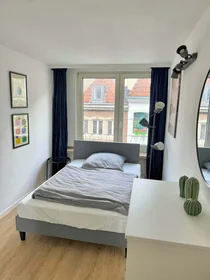 Chambre privée à Kurze Str., 40213 Düsseldorf-Stadtbezirk 1, Germany, image 1 de 6