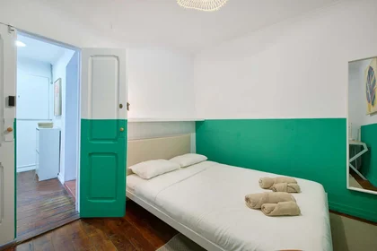 Quarto privado em R. de Santa Marta 21, 1150-291 Lisboa, Portogallo, imagem 1 de 40