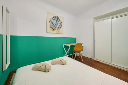 Quarto privado em R. de Santa Marta 21, 1150-291 Lisboa, Portogallo, imagem 2 de 40