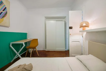 Quarto privado em R. de Santa Marta 21, 1150-291 Lisboa, Portogallo, imagem 8 de 40