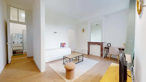 Logement entier à 31 Rue du Grand Chemin, 59100 Roubaix, France, image 2 de 13