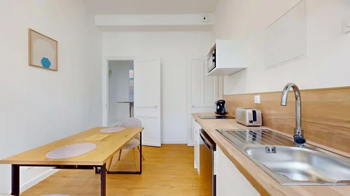 Logement entier à 31 Rue du Grand Chemin, 59100 Roubaix, France, image 8 de 13