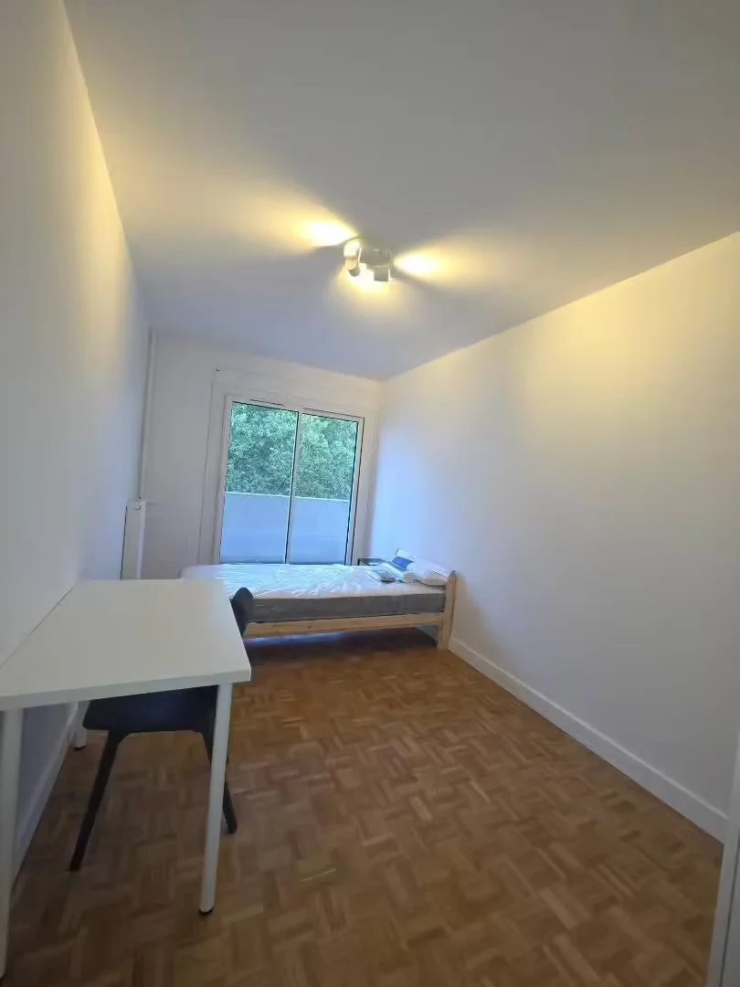 Habitación asequible para estudiantes con buena iluminación en 