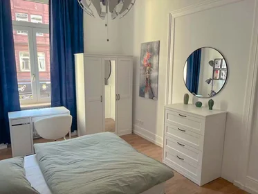 Private room at Münchener Str., 60329 Frankfurt am Main, Germany, image 3 of 11