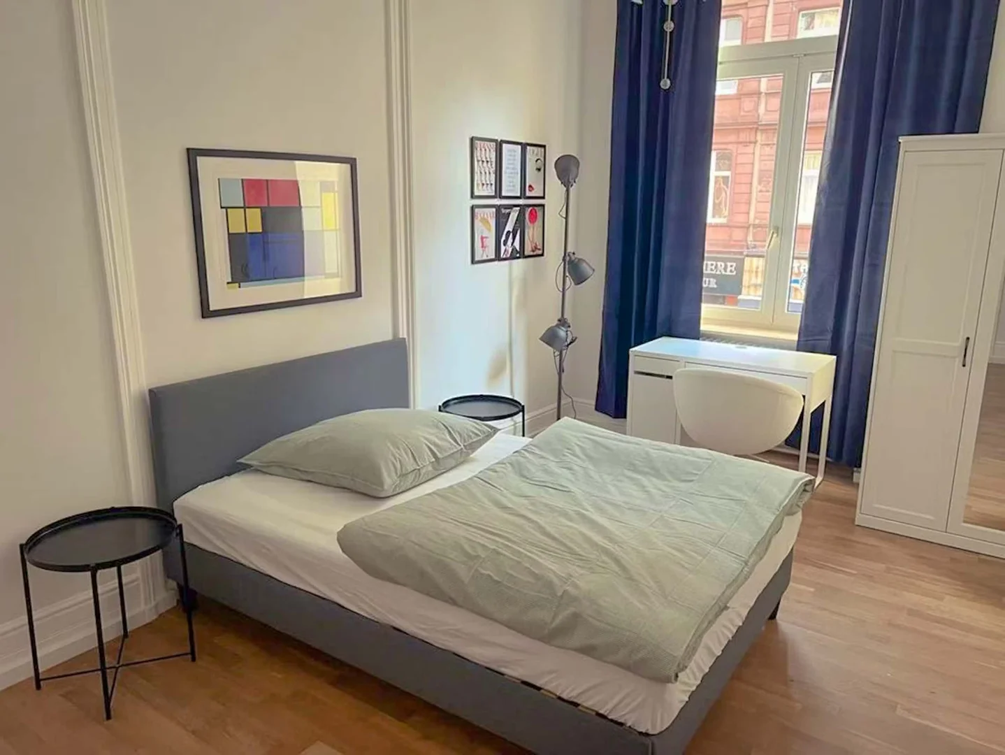 Room for rent in student apartment in , fully furnished