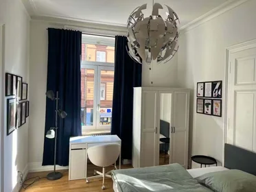 Private room at Münchener Str., 60329 Frankfurt am Main, Germany, image 2 of 11
