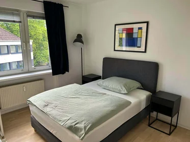 Stanza privata in Arndtstraße, 60325 Frankfurt am Main, Germany, immagine 2 di 9