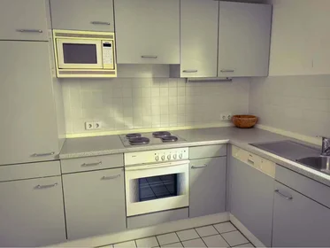 Stanza privata in Arndtstraße, 60325 Frankfurt am Main, Germany, immagine 4 di 9