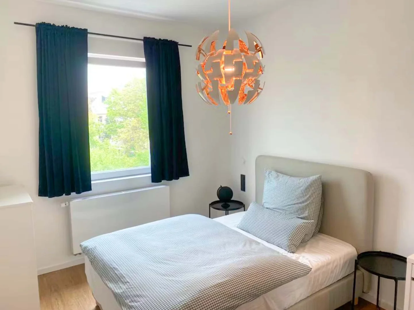 Zimmer in Studentenwohnung in  zu vermieten, voll möbliert