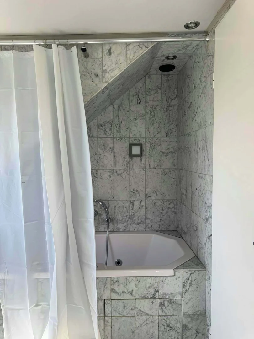 Chambre à louer dans un appartement d'étudiant à , entièrement meublée