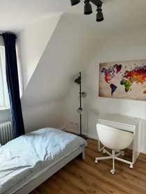 Chambre privée à Rather Str., 40476 Düsseldorf-Stadtbezirk 1, Germany, image 1 de 7