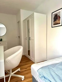 Chambre privée à Rather Str., 40476 Düsseldorf-Stadtbezirk 1, Germany, image 1 de 7