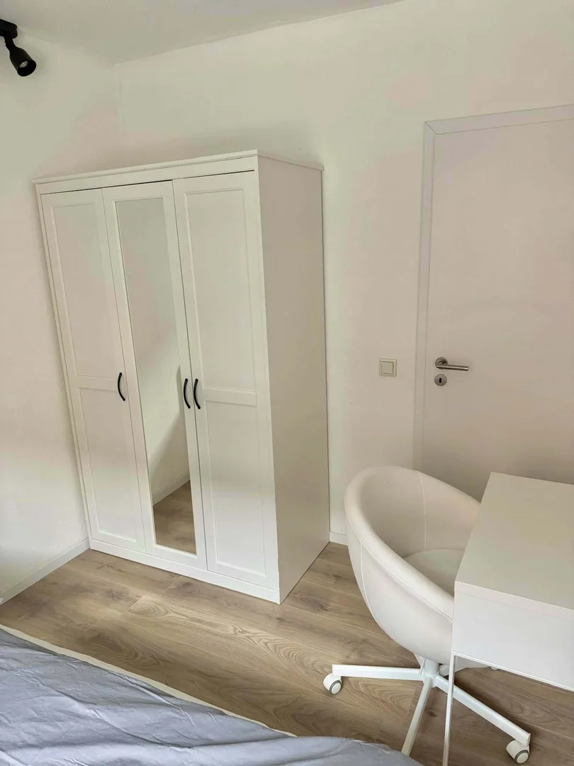 Chambre d'étudiant confortable et spacieuse dans 