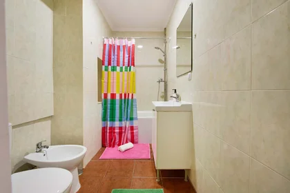 Quarto privado em R. de Santa Marta 21, 1150-291 Lisboa, Portogallo, imagem 38 de 42
