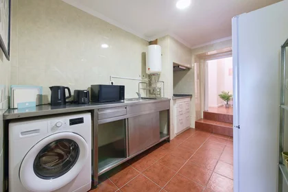 Quarto privado em R. de Santa Marta 21, 1150-291 Lisboa, Portogallo, imagem 14 de 43