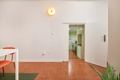 Quarto privado em R. de Santa Marta 21, 1150-291 Lisboa, Portogallo, imagem 26 de 43