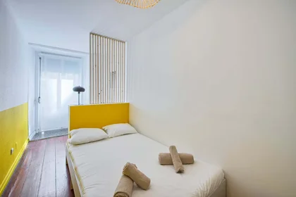Quarto privado em R. de Santa Marta 21, 1150-291 Lisboa, Portogallo, imagem 4 de 43
