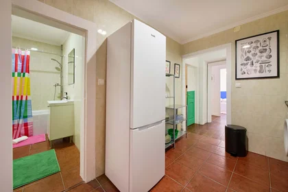 Quarto privado em R. de Santa Marta 21, 1150-291 Lisboa, Portogallo, imagem 36 de 43