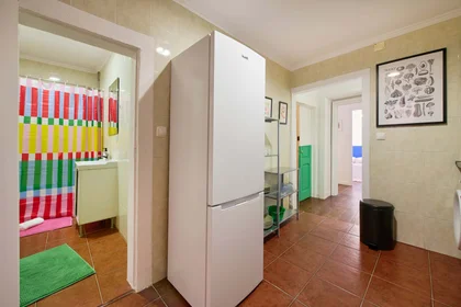 Quarto privado em R. de Santa Marta 21, 1150-291 Lisboa, Portogallo, imagem 37 de 43