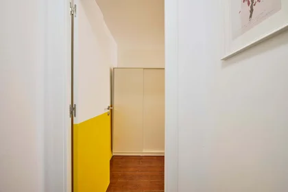 Quarto privado em R. de Santa Marta 21, 1150-291 Lisboa, Portogallo, imagem 5 de 43