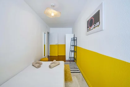 Quarto privado em R. de Santa Marta 21, 1150-291 Lisboa, Portogallo, imagem 7 de 43