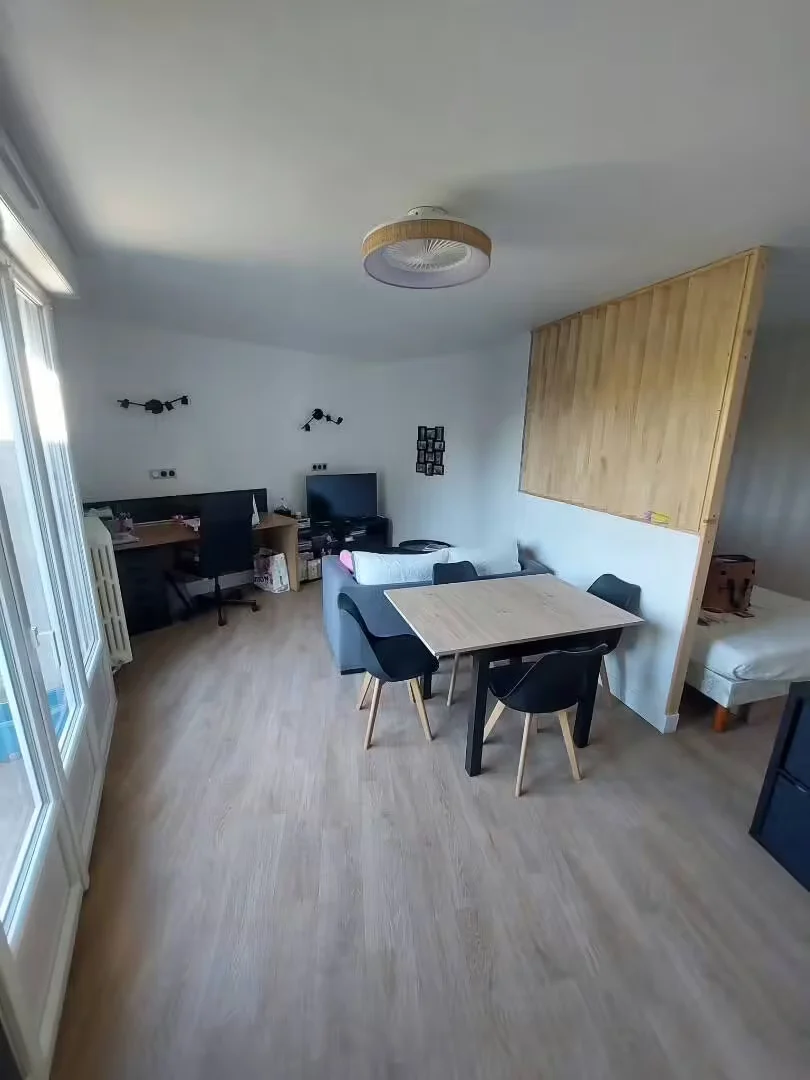 Budget-friendly student room close to campus in 