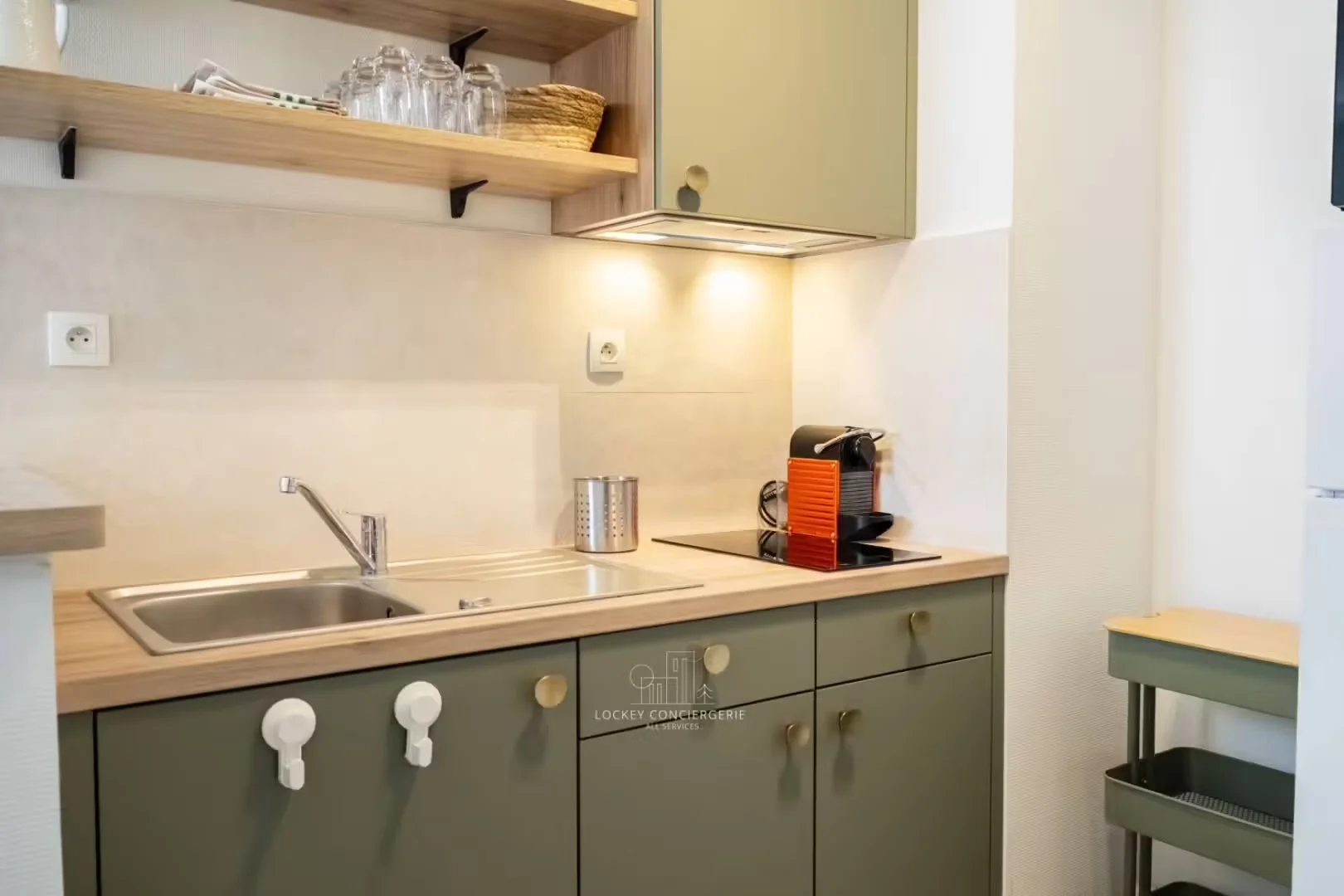 Quarto para alugar em apartamento de estudantes em , totalmente mobilado