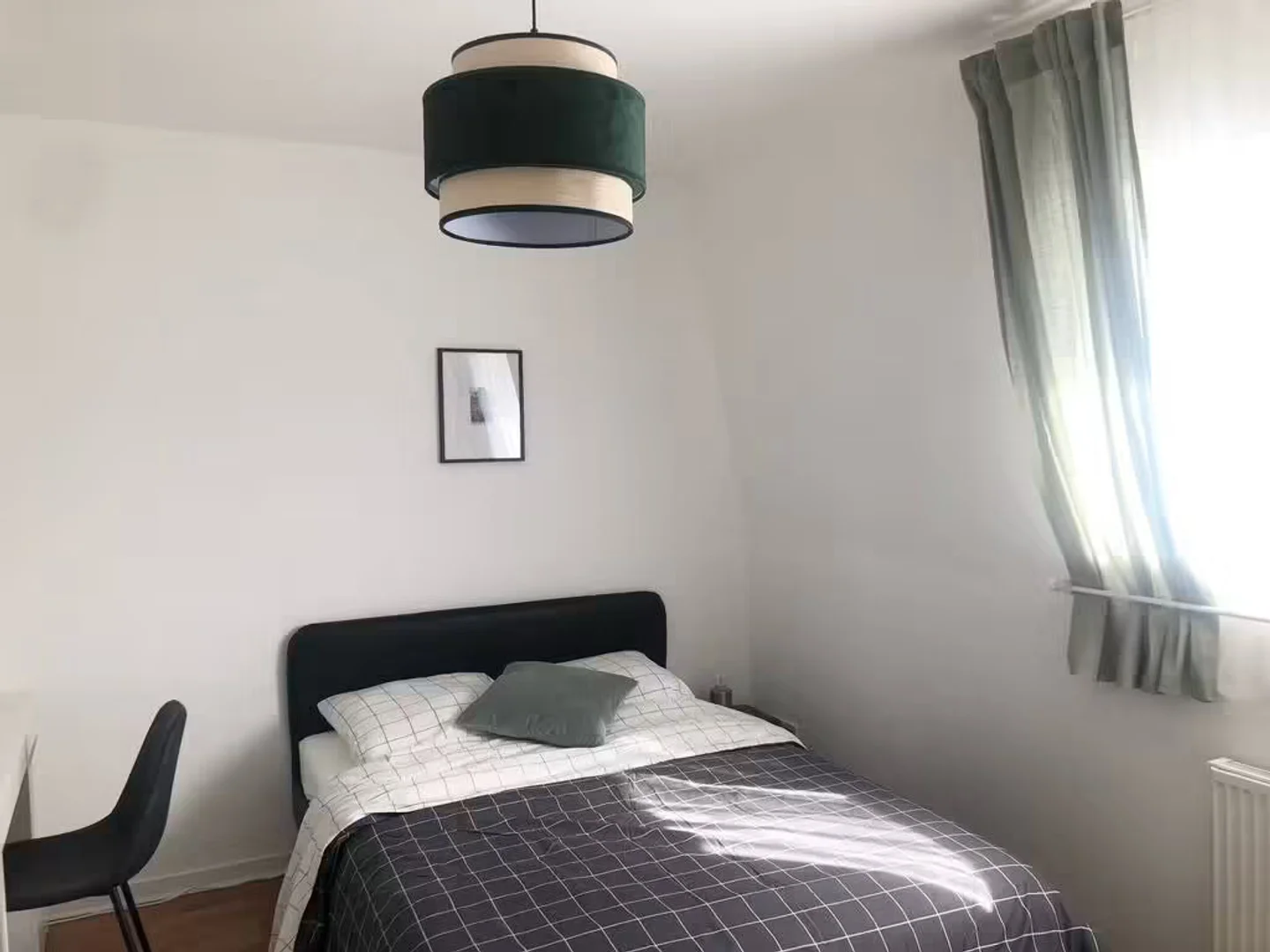 Chambre d'étudiant confortable et spacieuse dans 