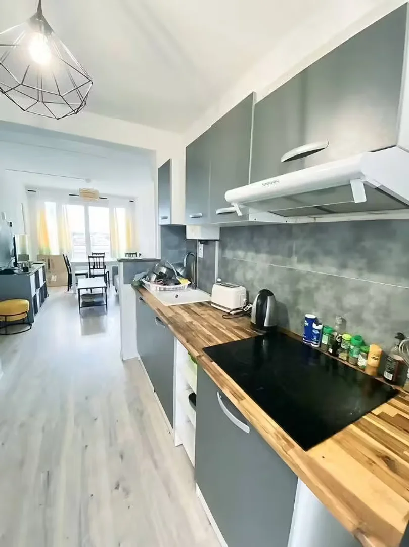 Habitación para estudiantes en  con modernas comodidades