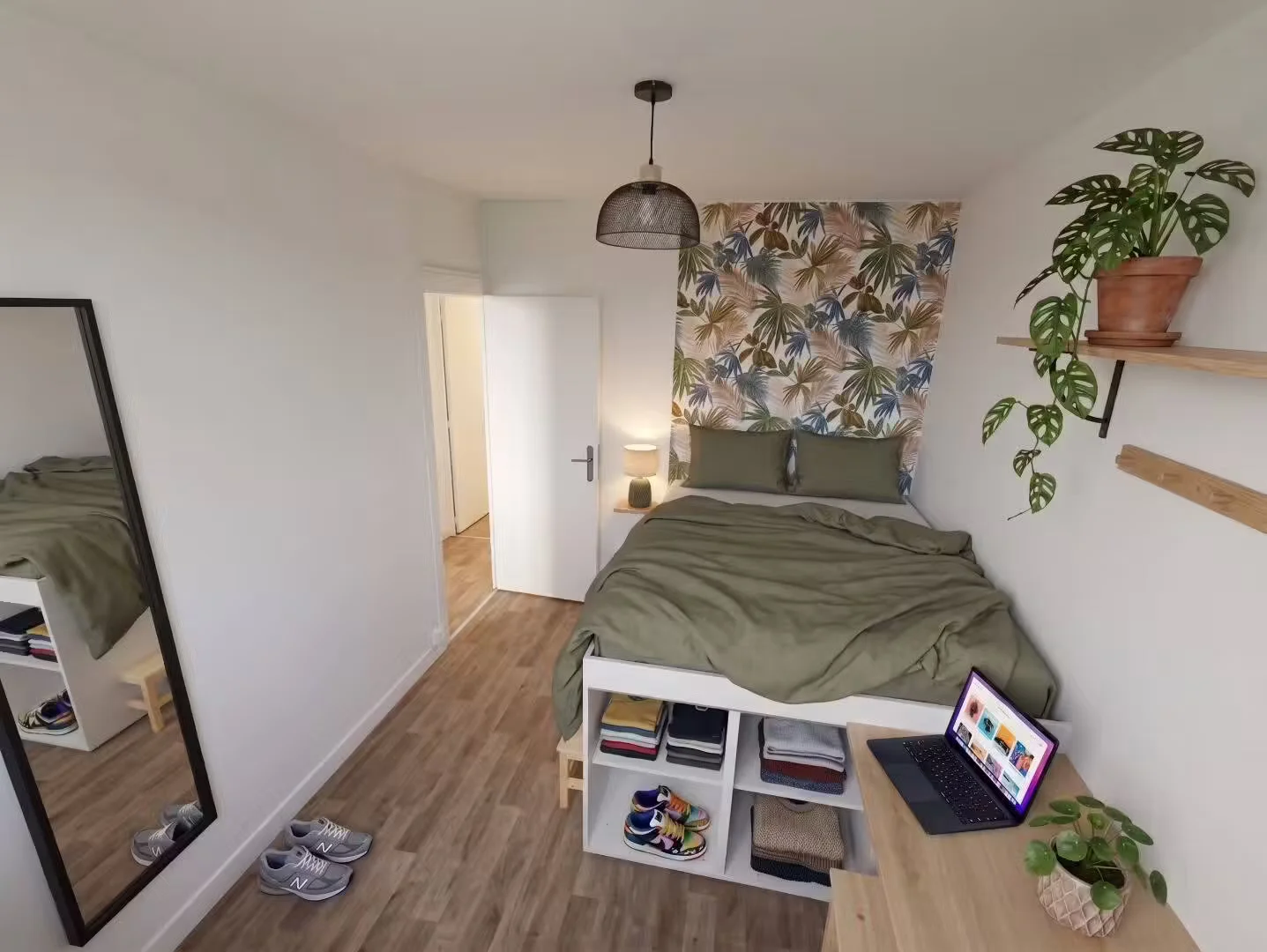 Habitación para estudiantes en  con área de estudio y facilidades compartidas