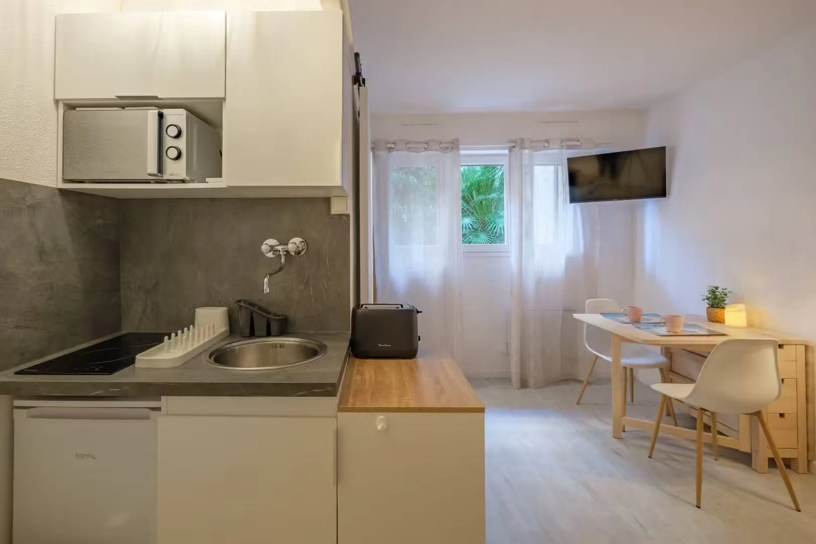 Chambre d'étudiant économique avec emplacement pratique dans 