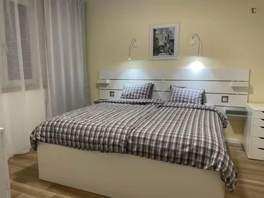 Apartamento inteiro em Na Bečvářce, imagem 1 de 8