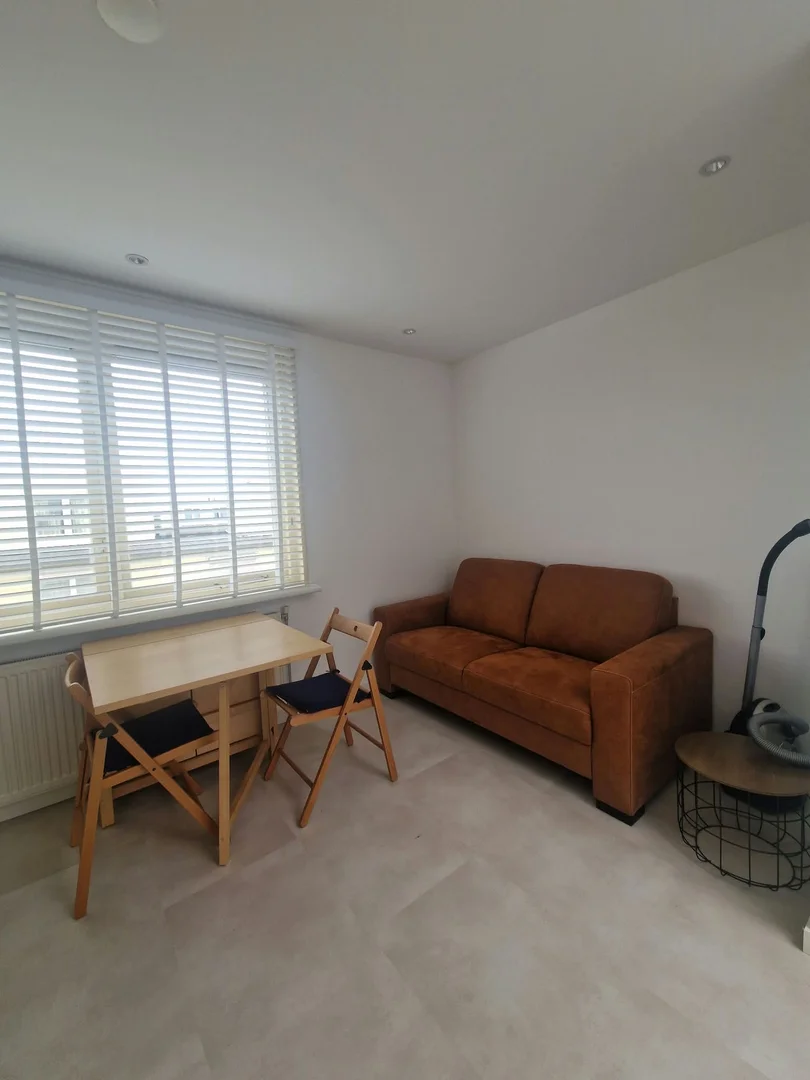 Cozy room for students available in 