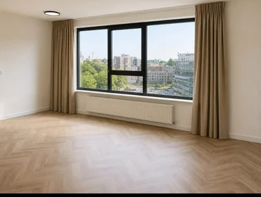 Entire apartment at Zuidplein, image 2 of 10
