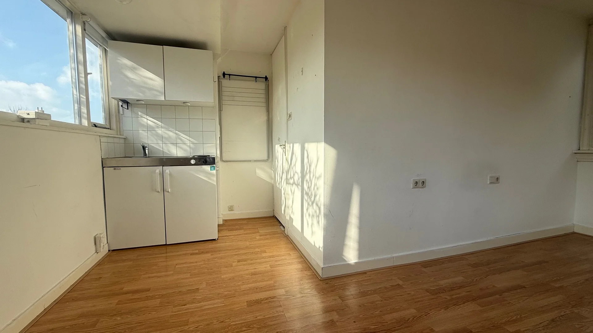 Quarto de estudante económico perto do campus em 